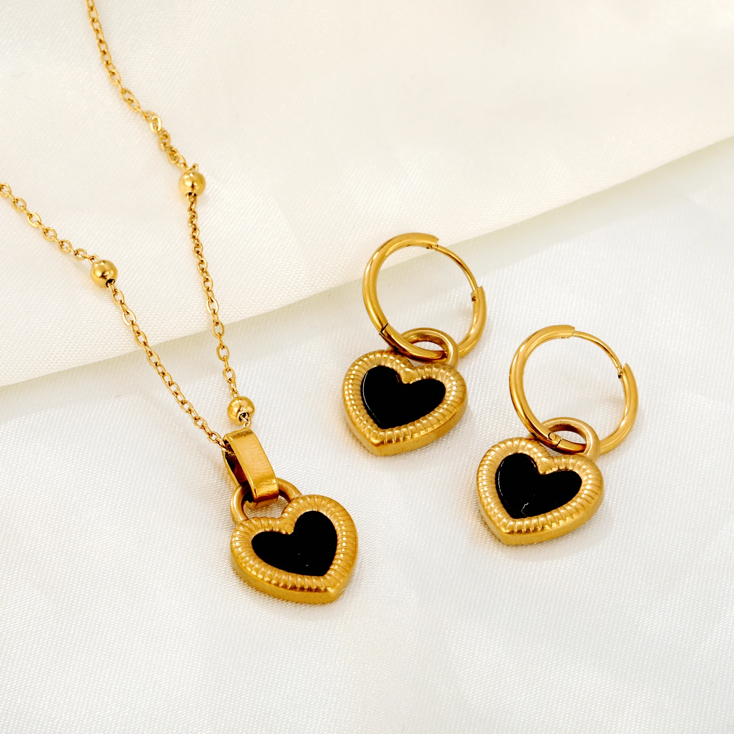 Conjunto Feminino Coração LUXUKISSKIDS – Colar, Brincos e Pulseira - Imagem 16