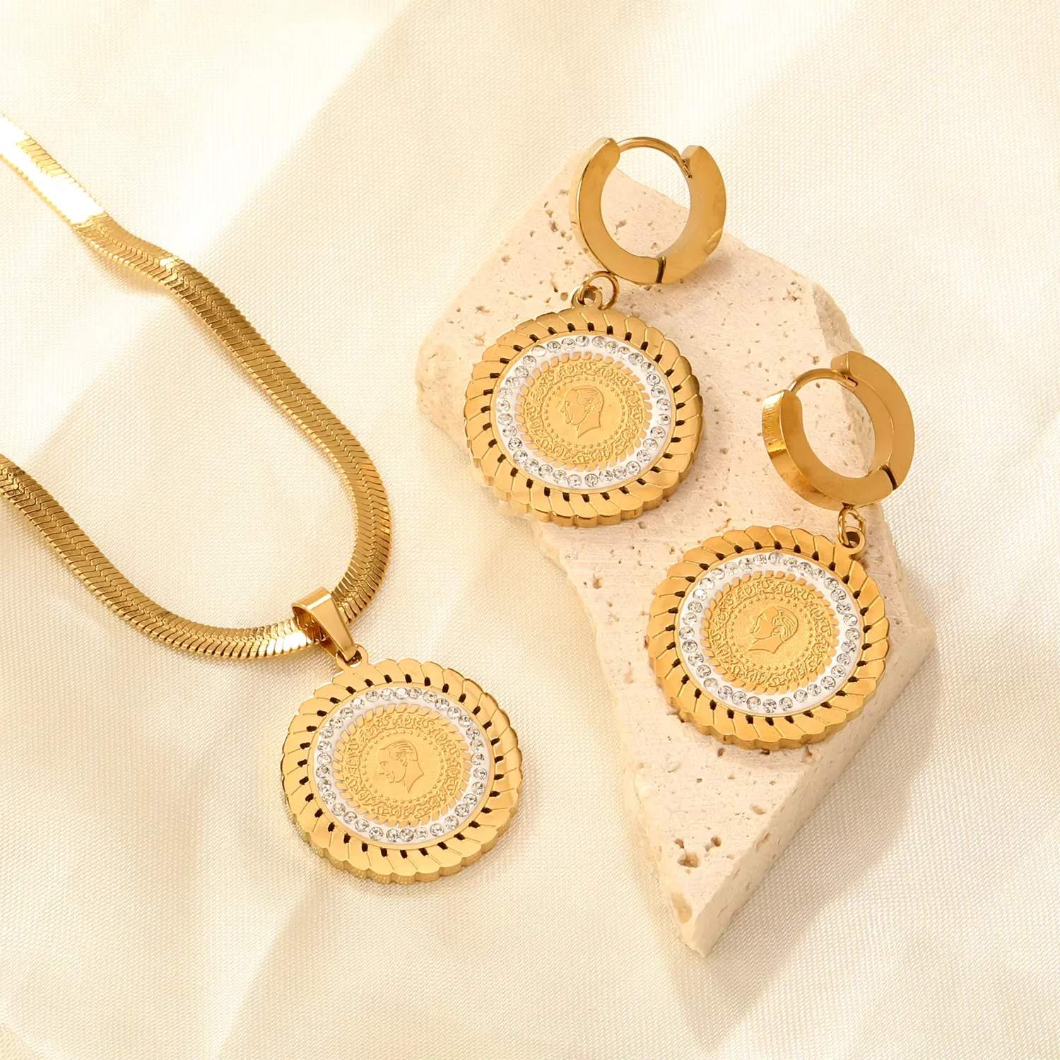 Conjunto Feminino Coração LUXUKISSKIDS – Colar, Brincos e Pulseira - Imagem 17